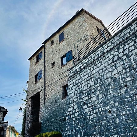 B&B Bivacco Frasassi Climbing & Trail Running House ジェンガ エクステリア 写真